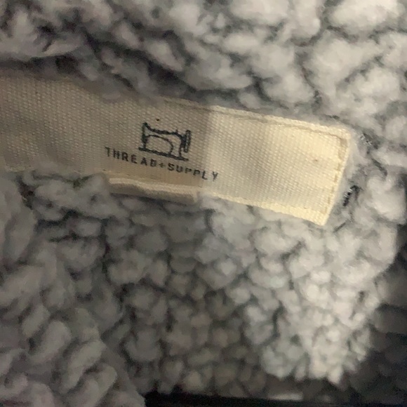 Women’s Small Sherpa Vest - Picture 3 of 5